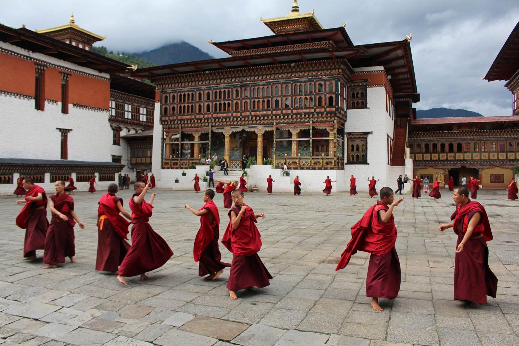 HÀNH TRÌNH ĐẶC BIỆT CHARTER BAY THẲNG TỚI BHUTAN DỊP LỄ 30.4 -1.5 BHUTAN NƠI HẠNH PHÚC ĐƯỢC ĐỊNH NGHĨA BẰNG NHỮNG ĐIỀU GIẢN DỊ NHẤT TOUR 5 NGÀY 4 ĐÊM TỪ HÀ NỘI (SUMMIT TRAVEL)