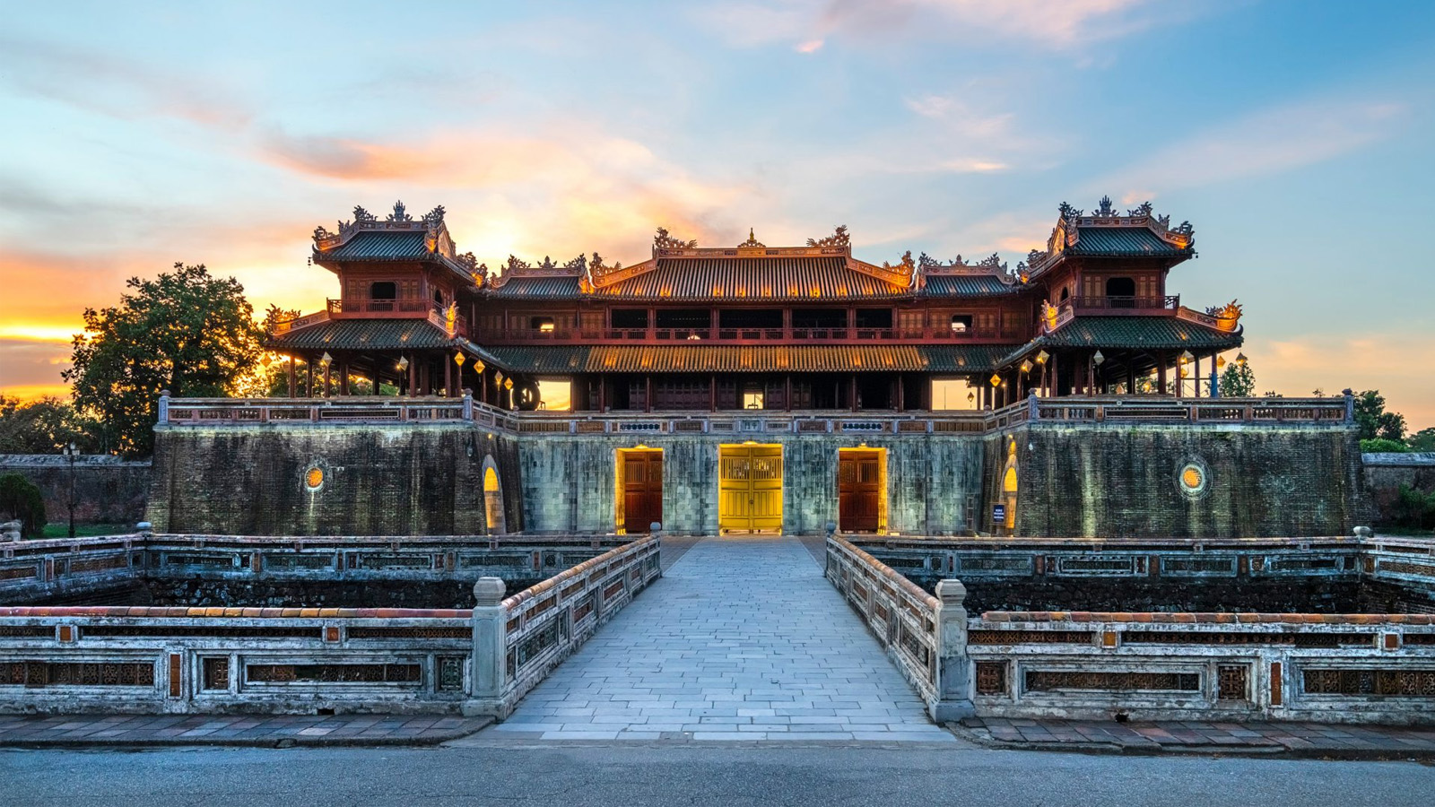 DU LỊCH DI SẢN MIỀN TRUNG TỪ HÀ NỘI – ĐÀ NẴNG – BÀ NÀ HILLS – PHỐ CỔ HỘI AN - CỐ ĐÔ HUẾ TOUR 4 NGÀY 3 ĐÊM KHỞI HÀNH HÀNG TUẦN VÀO MÙA HÈ 2025